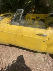 MG MGB GT Roadster Left Driver Side Push Button Door w/ Hinges 1979 - Picture 1 of 16