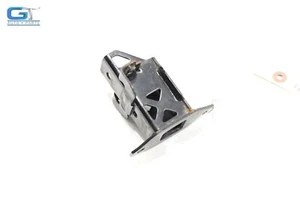 2018-2022 LAND ROVER RANGE ROVER VELAR RADIATOR LEFT LOWER SUPPORT BRACKET OEM - Foto 1 di 6