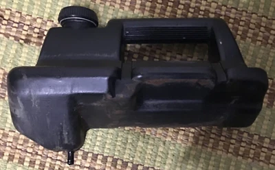 Antiguo soplador de nieve Jacobsen vintage tanque de combustible salvamento tubo de repuesto necesario ~ tapa sin tapa Foto 1 de 4