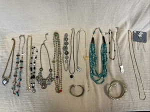 🔥 🔥 VINTAGE ESTATE LOT OF JEWELRY - 50 PIECES🔥 🔥 - Foto 1 di 4