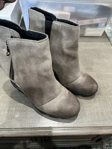 Botines de cuña Sorel Joan Uptown para mujer talla 7,5 M - Imagen 1 de 8