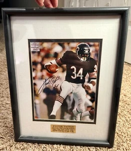 Walter Payton 12x15 autographed framed photo CAI hologram - Picture 1 of 7