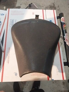 17-23 Kawaski Z650 ER650 - OEM Front Driver Seat - Saddle Pad Pillion - Picture 1 of 6