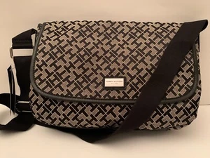 NEW Tommy Hilfiger Flap Crossbody Handbag Bag Purse - Picture 1 of 5