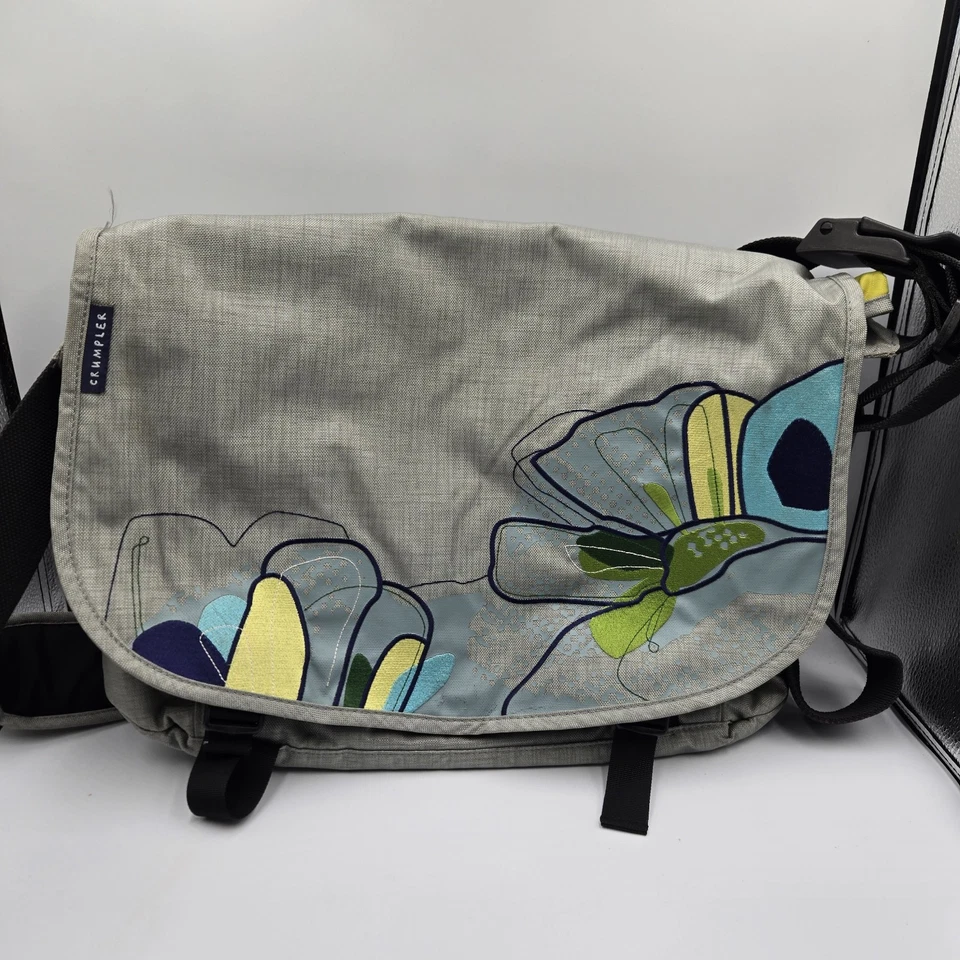 Crumpler Messenger Bag  Miss D. Flower  15"Laptop Computer - Image 1 of 4