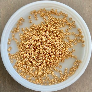 11/0 MIYUKI Japanese Seed Beads, Galvanized Yellow Gold (91053)(1053), 10g - Picture 1 of 1