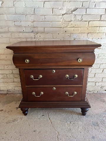 Broyhill Signature Series Cherry Three Drawer Chest Cover