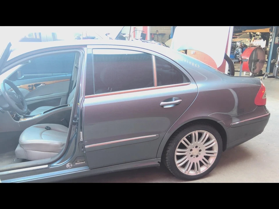 Used Rear Left Door Assembly Rear Side fits: 2008 Mercedes-benz Mercedes e-class Foto 1 de 4