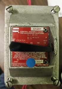 Crouse-Hinds DS415A Snap Switch Cover & Single Gang Body -Westinghouse Switch - Picture 1 of 10