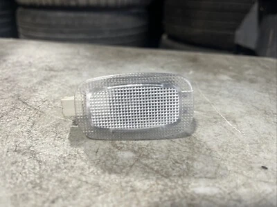 Mercedes-Benz S600 2007-2013 - Luz interior delantera 0028202101 Foto 1 de 3