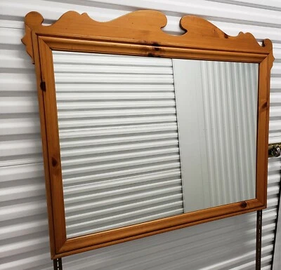 Espejo con cresta Ethan Allen Country Craftsman, #19-5310 #657 acabado dorado claro Foto 1 de 4