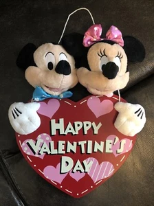 Disney Mickey & Minnie Mouse Plush Valentine’s Day Wooden Heart Wall/Door Decor - Picture 1 of 6