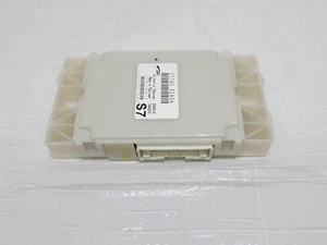 2015-2017 Infiniti QX80 Air Conditioner Amplifier Control Module OEM 27760-5ZA3A - Picture 1 of 7