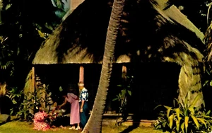 Postcard palace yard in Kona, Hawaii - Bild 1 von 2