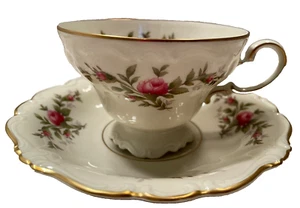 ROSENTHAL SELB GERMANY POMPADOUR CUP & SAUCER - Picture 1 of 3