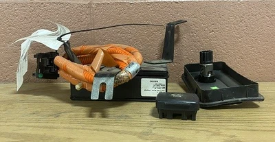 Conv Invert Charger Hybrid Under Front Console 110V Fits 05-12 Escape 663486 - Image 1 of 4