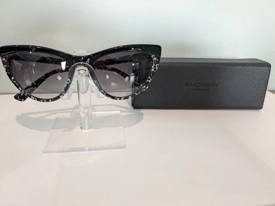 Nuevas gafas de sol Isaac Mizrahi IM30269, negras a mármol, lentes grises degradados.   Foto 1 de 4