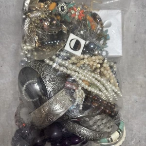 2KG Job Lot Mixed Costume Jewellery Bundle Craft Bead ReSell Upcycle FREE UK P&P - Picture 1 of 10