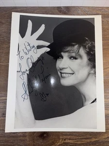 Shirley MacLaine signed 10x8 photograph back & white in black pen - Picture 1 of 4