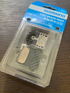 Shimano J04C Metal Disc Brake Pads With Cooling Fins For XTR/XT/SLX/Alfine - Picture 1 of 6