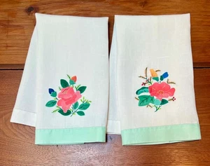 2 bestickte applizierte weiße LEINEN Gästetücher, schönes Blumenmuster 14x21" - Bild 1 von 7