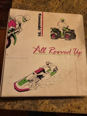 Guía de ventas de productos de operaciones de concesionario Kawasaki vintage 1991 todo acelerado  Foto 1 de 4