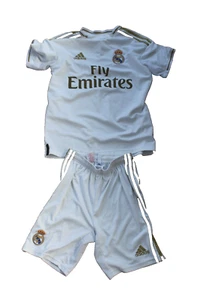 Jugendliche Real Madrid Trikot Shorts Set 12 - 13 Jahre - Bild 1 von 7