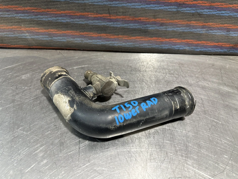 Manguera de refrigerante de radiador Freightliner FL70 2000-2005 C7 Caterpillar Foto 1 de 4