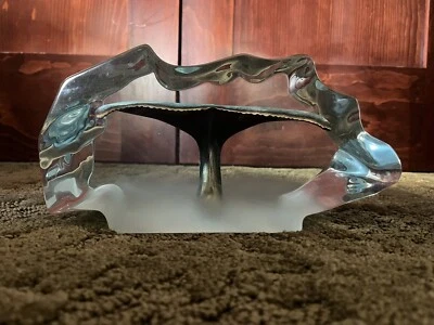 Escultura de cola de ballena Wyland Lucite con licencia oficial y numerada Foto 1 de 4