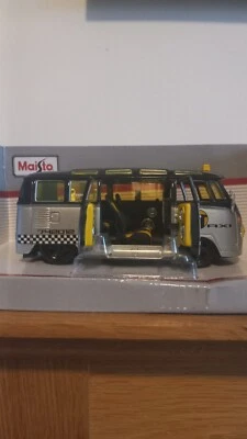 maisto volkswagen van samba Campervan 1/25 Taxi Die Cast In Box Age 8+ rare  - Image 1 of 4