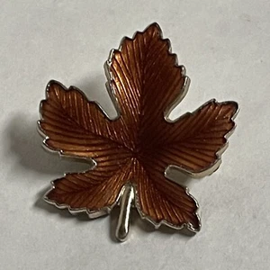 Vintage Maple Leaf Copper-Tone Brooch Pin Estate Jewelry Autumn Fall - Picture 1 of 3