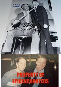WAYNE & WALTER GRETZKY FIRMADO CLÁSICO 8X10 PRUEBA FOTOGRÁFICA Y CERTIFICADO DE AUTENTICIDAD GORDIE HOWE - Imagen 1 de 3