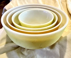 Vintage Pyrex Nesting Bowls 401-404 Gold Butterfly Cinderella Yellow Green - Picture 1 of 18