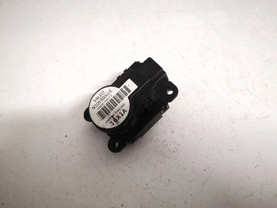 Peugeot 308 2007 Heater Vent Flap Control Actuator Motor n101980g, FR2179750-08 - Photo 1/3