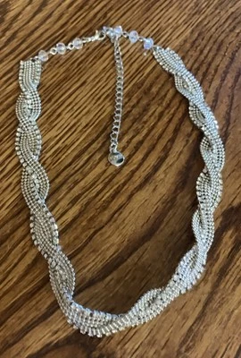 Collar de malla y diamantes de imitación Alfani entrelazado trenzado tono plata Foto 1 de 3