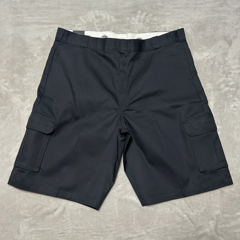 Dickies Wr888 13 Inch Loose Fit Cargo Short 44 Black