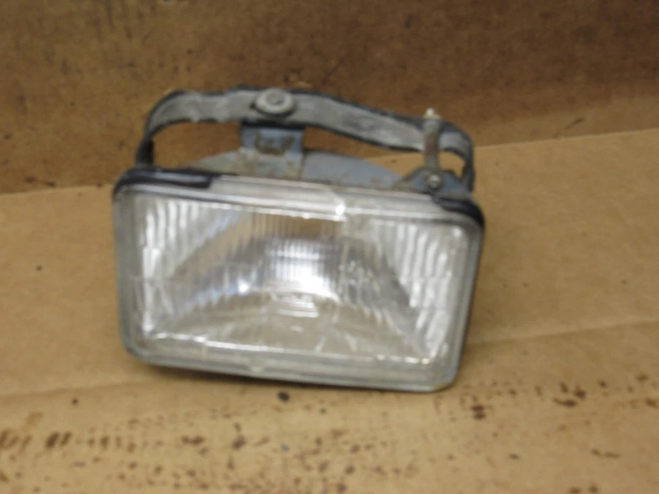 1984 Suzuki SP600 DR600 передняя фара в сборе - Изображение 1 из 4