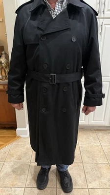 Gabardina negra de doble botonadura para hombre talla 44R forro con cinturón y cremallera Foto 1 de 4