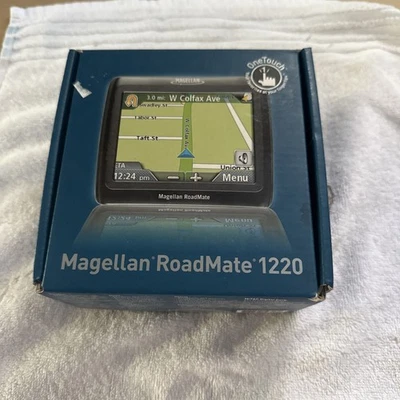 Magellan RoadMate 1220 Automotive Mountable - Image 1 of 4