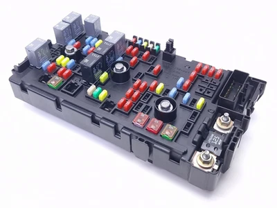 2008-2009 GMC Savana Chevrolet Express GM Chevy Engine Bay Fuse Box 25888290 - Image 1 of 4