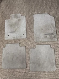 2005-2012 AVALON CARPET FLOOR MATS IVORY PT206-07090-02 GENUINE TOYOTA - Picture 1 of 13