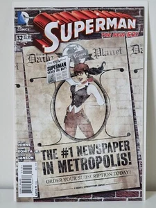 SUPERMAN #32 - DC Bombshells Variant de Ant Lucia - 2014 casi nuevo- - Imagen 1 de 6
