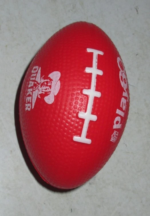 Mini bolas de estresse em forma de futebol americano RED Play 60 NFL Super Bowl decoração de festa Quaker - Imagem 1 de 4