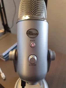 Blue Yeti USB-Mikrofon für PC Mac Gaming Aufnahme Streaming Podcasting Silber - Bild 1 von 7