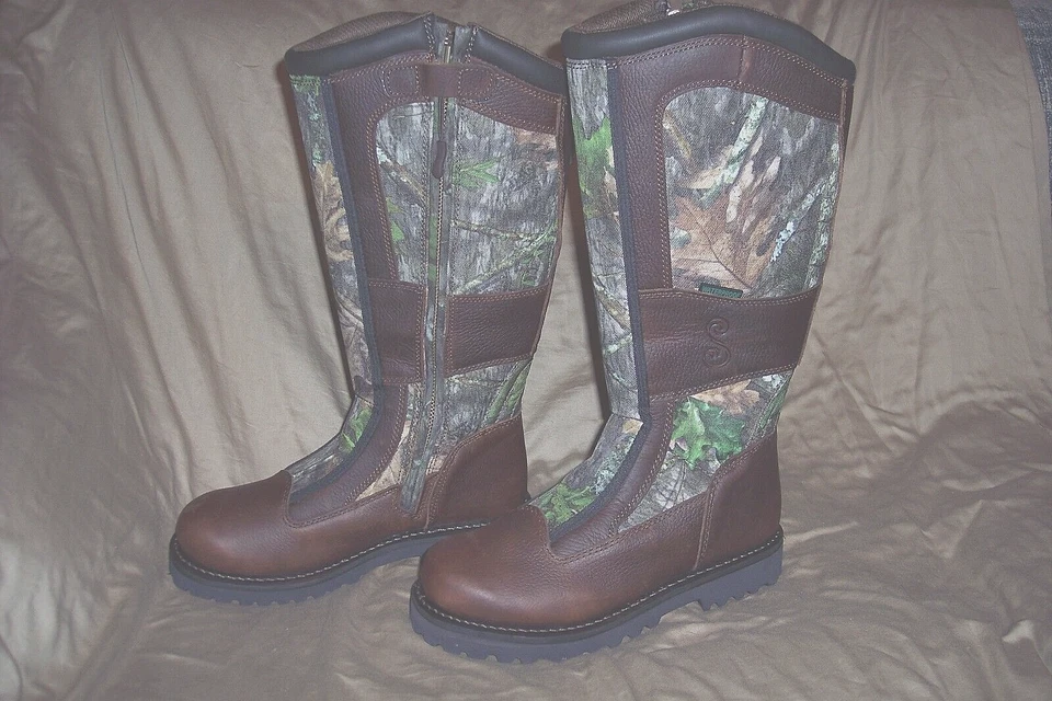 Womens 9.5 Snake Boots Snake Proof Camo Boots Waterproof Boots Camo Hunting Boot - Image 1 of 4