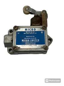 MICRO SWITCH DTF2-2RN2-RH 250VAC 10A (GRAU) NSN 5930-01-679-7878 - Bild 1 von 1