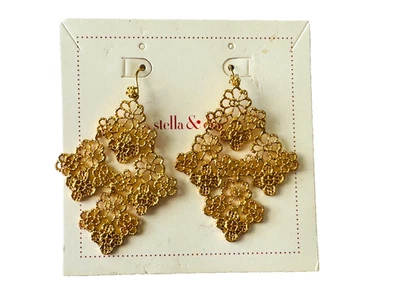 NEW Stella & Dot “Chantilly Lace” Gold Tone Pierced Earrings - Photo 1/4
