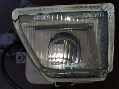 Nebelscheinwerfer rechts Bosch W126 SEC Mercedes - Bild 1 von 3