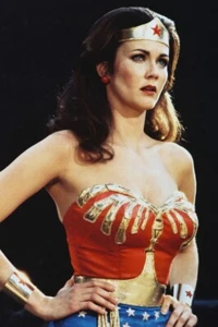 WONDER WOMAN LYNDA CARTER 24x36 inch Poster - Picture 1 of 1