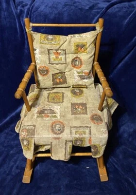 Mini mecedora de madera rústica vintage para muñeca infantil husillos colonial/tradicional Foto 1 de 4